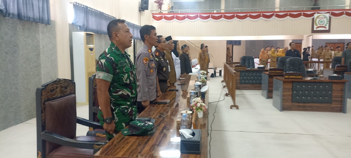 Sinergi TNI dan Pemerintah Daerah, Pasi Ter Kodim 1628 Hadiri Rapat Paripurna DPRD Sumbawa Barat