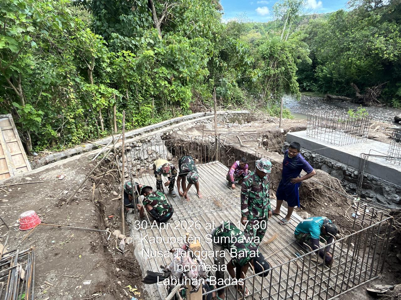 Progres 25 Persen, Jembatan Gantung Kayu Madu Jadi Harapan Baru Warga Sumbawa