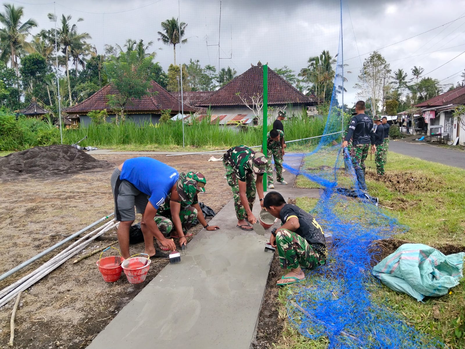 TMMD Karangasem Bangun Lapangan Voli, Progres 60 Persen Siapkan Generasi Berprestasi