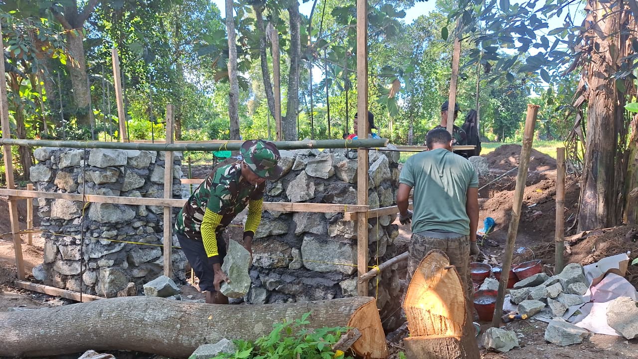 Babinsa Nowa Pimpin Gotong Royong, Struktur Jembatan Garuda Kian Diperkuat