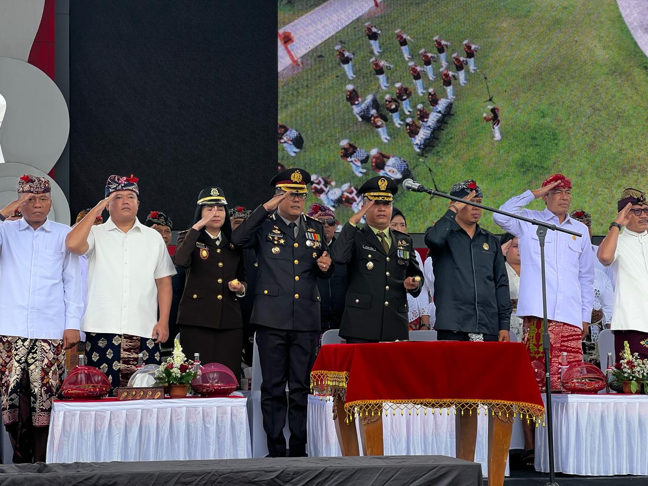 Dandim 1626/Bangli Hadiri Upacara Peringatan HUT Kota Bangli Ke-822, Wujud Sinergi Dukung Pembangunan Daerah