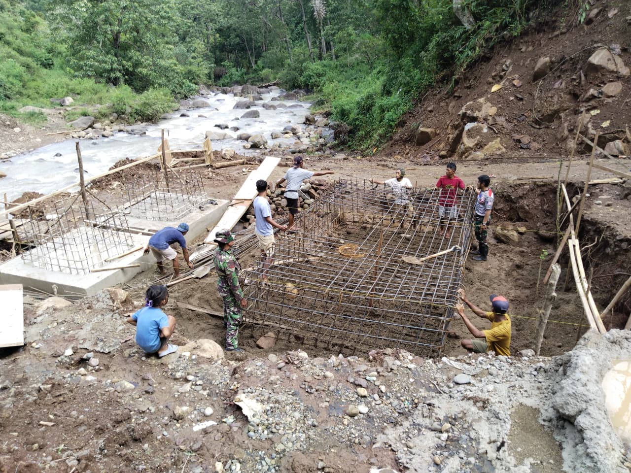 Kodim 1630/Mabar Dorong Percepatan Pembangunan Infrastruktur Pedesaan di Lembor