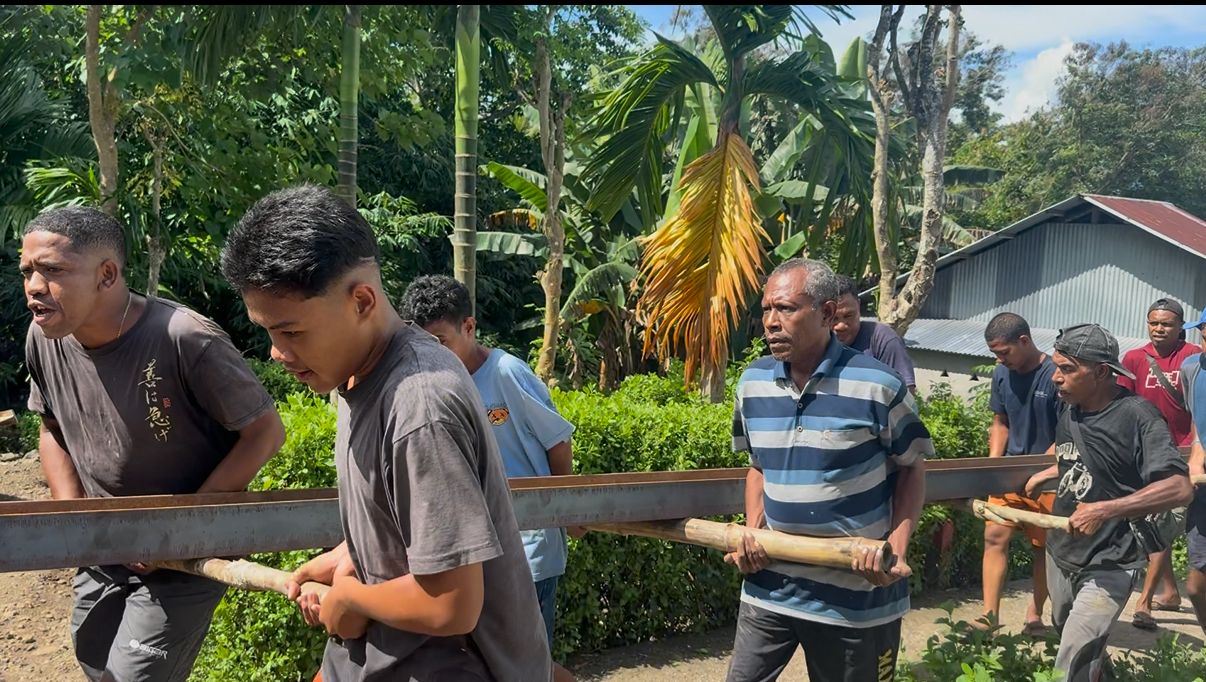 Pembangunan Jembatan Adang Buom–Motombang Wujud Kepedulian TNI terhadap Masyarakat