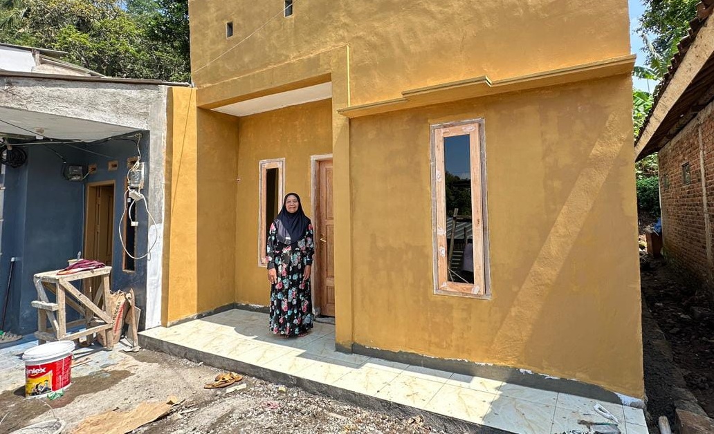 Senyum Bahagia Ibu Uun, Rumah Rutilahu Hampir Selesai, Hadiah Indah dari TMMD ke-128