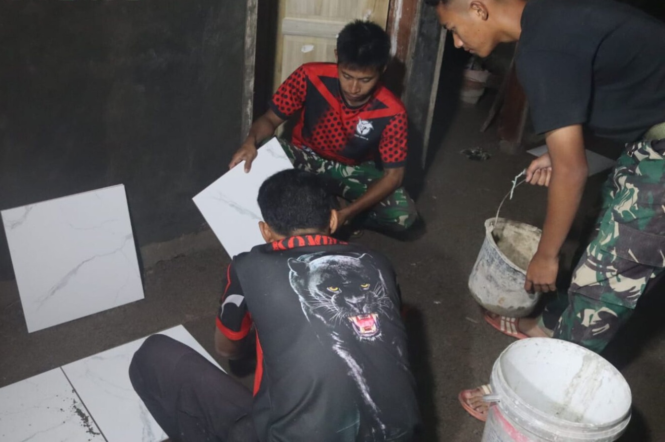 Demi Tepat Waktu, Pembangunan Rutilahu di Kp. Cibangkerong Dikebut Siang Hingga Malam