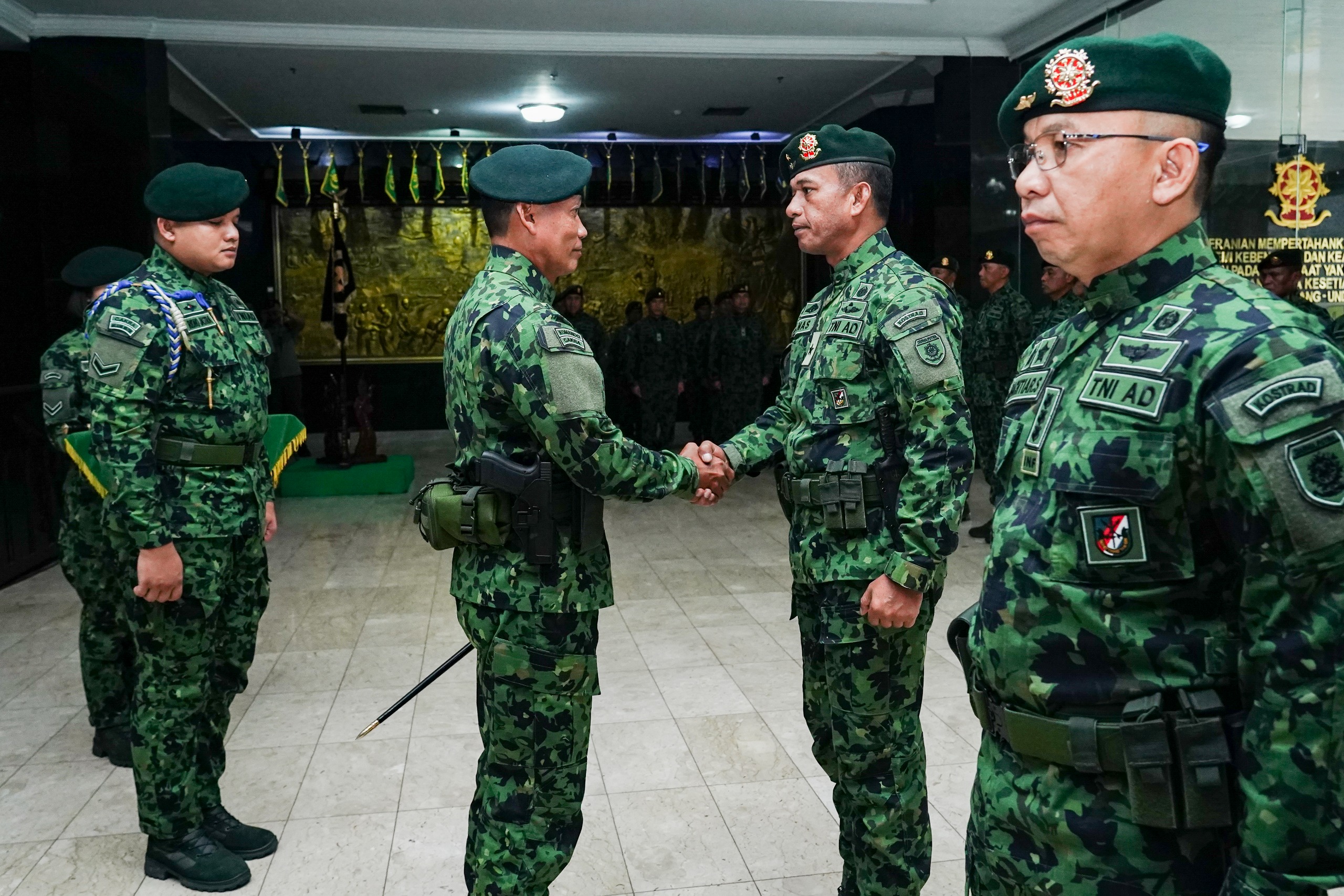 Pangkostrad Pimpin Lepas Sambut Asintel dan Danpom Kostrad serta Pelepasan Personel Purna Tugas