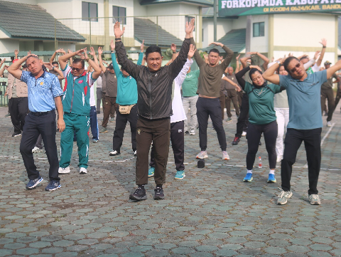 Pererat Sinergi dan Jaga Kesehatan, Dandim 0624 Bersama Forkopimda Kab. Bandung Gelar Olahraga Bersama
