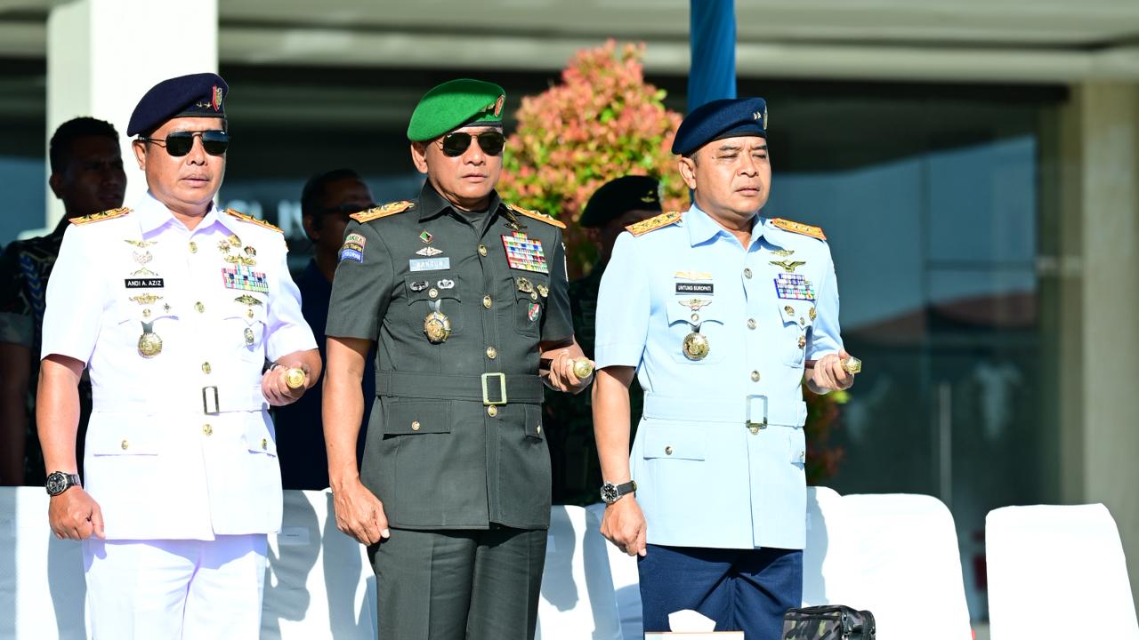 Jejak Kepemimpinan Berlanjut, Pangdam XIV/Hsn Hadiri Sertijab Pangdivif 3 Kostrad di Pakatto