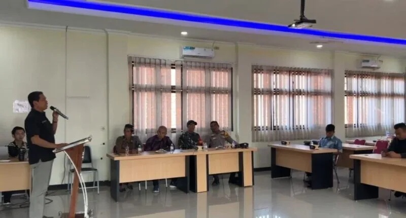 Babinsa Koramil 2213/Jampangkulon Hadiri Sosialisasi SPMB di SMAN 1 Jampangkulon