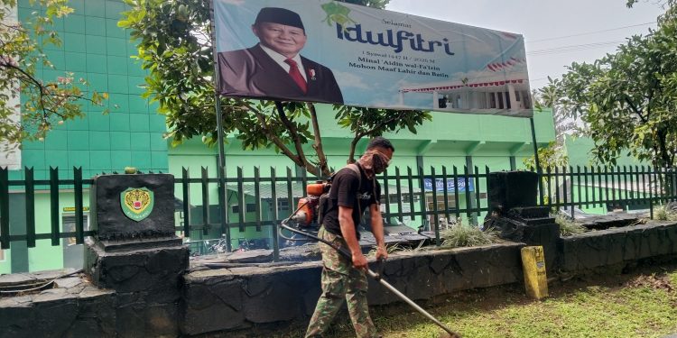 Kodim 0618/Kota Bandung Gelar Kerja Bakti dan Bersih-Bersih di Seputaran Stadion Siliwangi