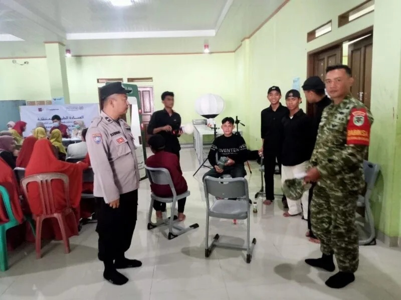Babinsa Koramil 2208/Nyalindung Pantau Pelaksanaan Pengobatan Gratis di Yayasan Manda Islam