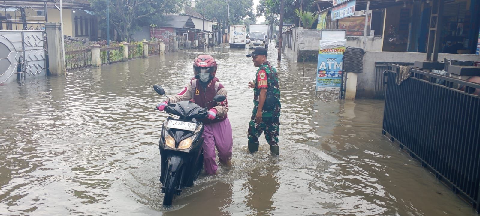 Hujan Deras dan Luapan Sungai, Sejumlah Kampung di Tegalluar Bojongsoang Tergenang Banjir