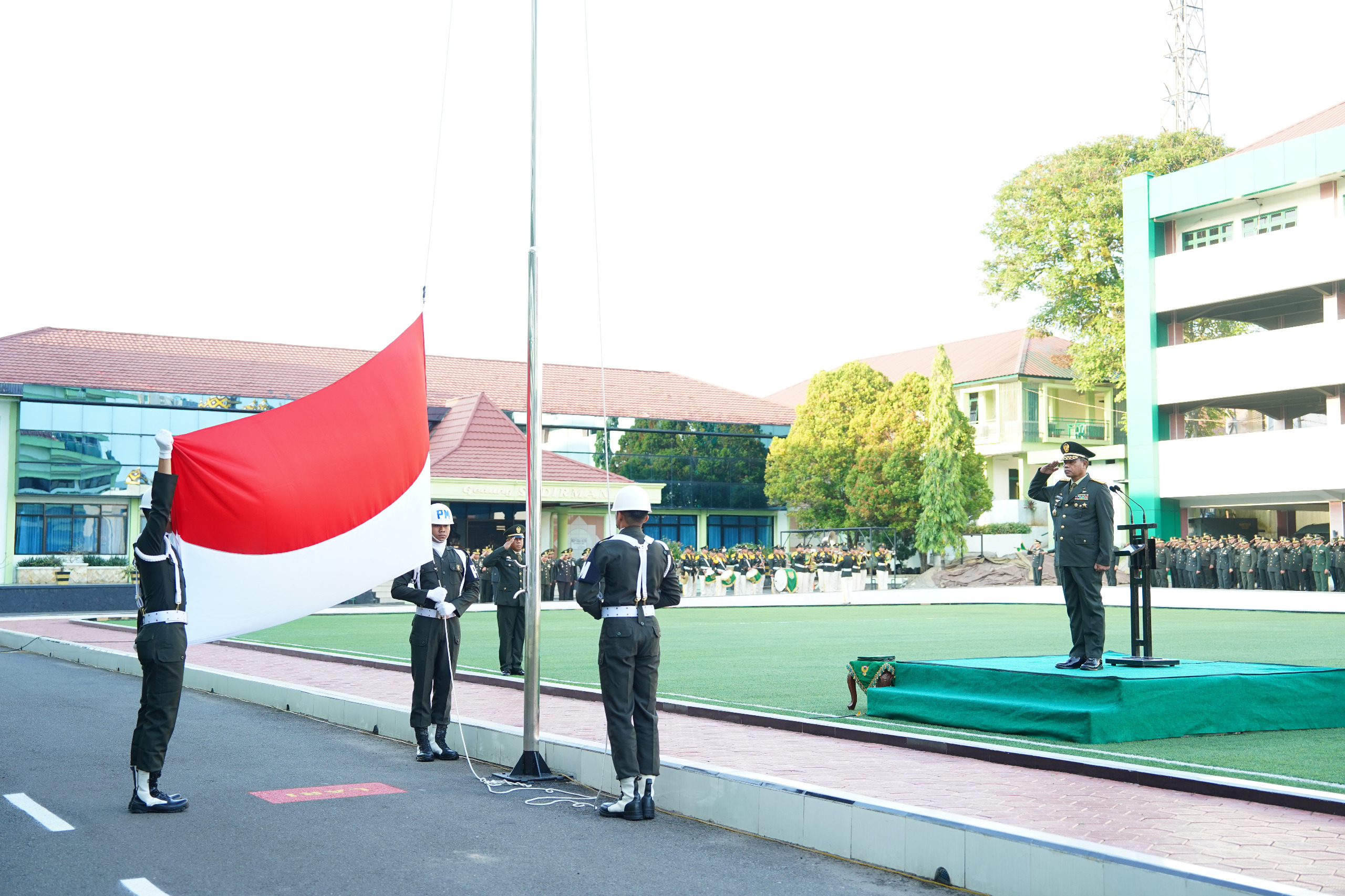 Pimpin Upacara Hari Lahir Pancasila, Kapoksahli Pangdam II/Swj: Pancasila Pemersatu Bangsa dan Fondasi Perdamaian Dunia