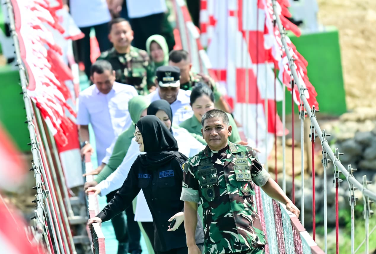 Dari Gondola ke Jembatan Harapan, Pangdam XIV/Hsn Wujudkan Impian Puluhan Tahun Masyarakat Tompobulu
