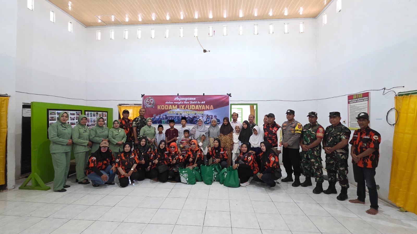 Peringati HUT ke-69 Kodam IX/Udayana, Dandim 1628/Sumbawa Barat Tebar Kepedulian di Panti Asuhan