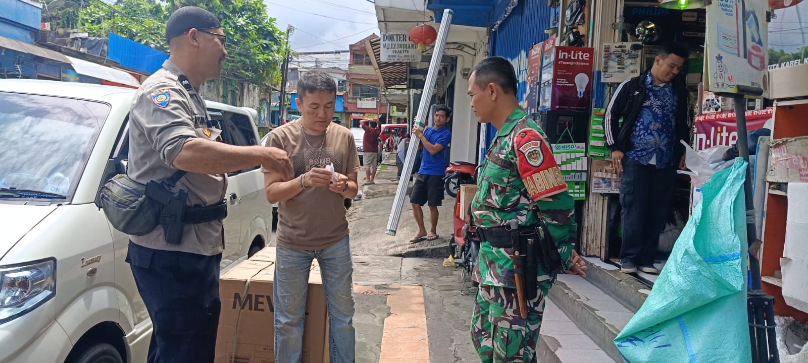 Babinsa Nyomplong, Koramil 0607-07/Warudoyong Perkuat Sinergi Kamtibmas Melalui Komsos di Wilayah