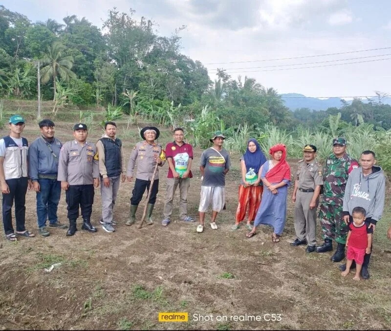 Babinsa koramil 2211/Sagaranten Laksanakan Babinsa koramil 2211/Sagaranten Laksanakan Pendampingan Ketahanan Pangan