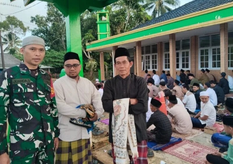 Pengamanan Sholat Idul Adha, Anggota Koramil 2209/Lengkong Jaga Kondusifitas Wilayah