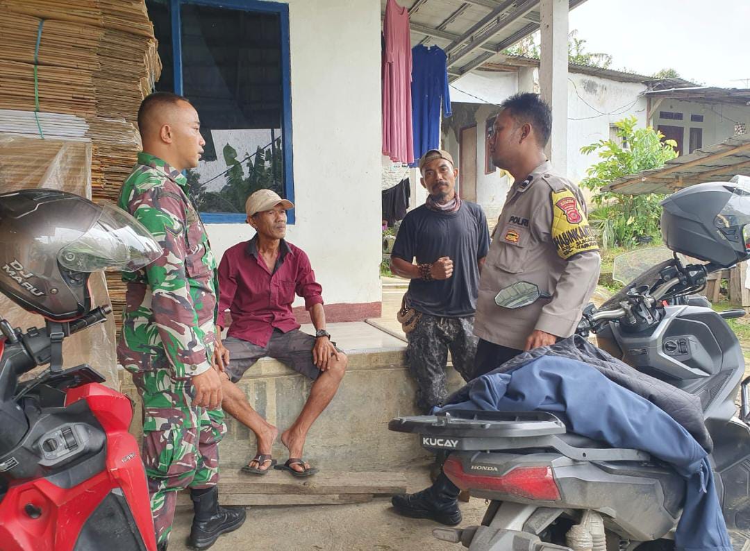Babinsa Koramil 0607-07/Warudoyong Perkuat Silaturahmi Melalui Komsos Bersama Warga Sukakarya