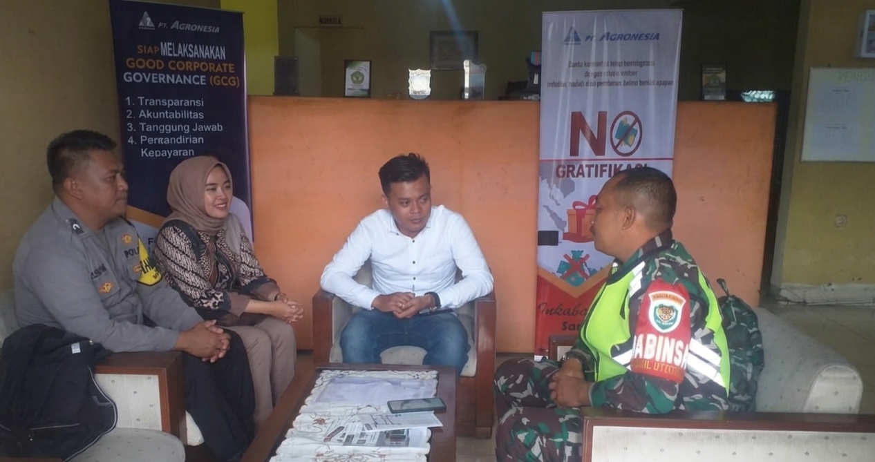 Babinsa Kelurahan Benteng Dorong Peran Aktif Pemuda dalam Ronda Malam Melalui Komsos dengan Warga