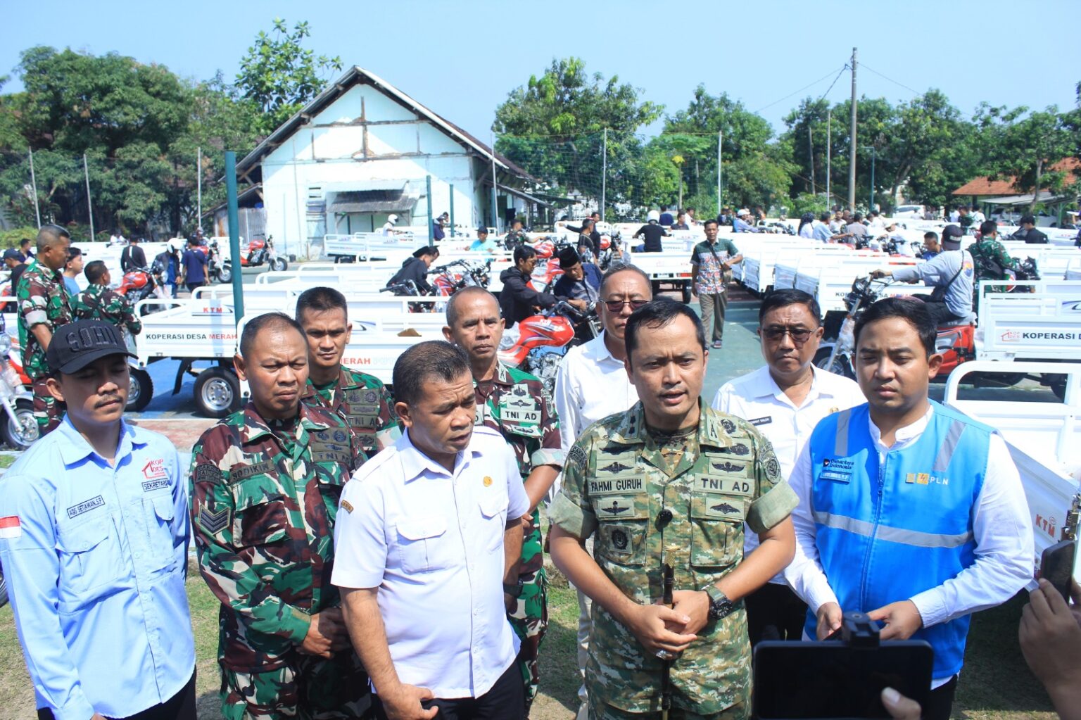 122 Unit Kendaraan Operasional Koperasi Merah Putih Diserahkan Kodim 0617 Majalengka untuk Desa