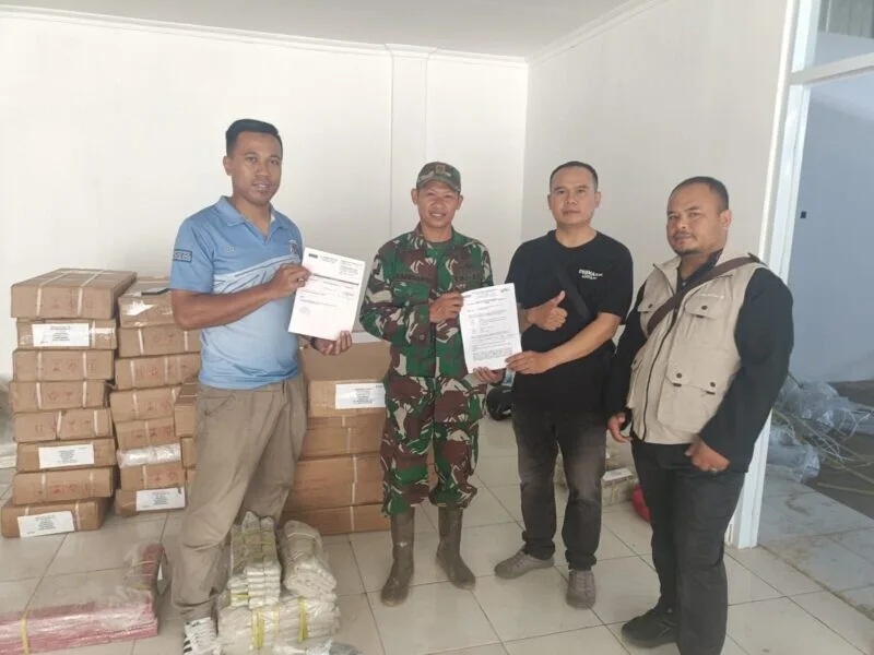 Babinsa Koramil 2211/Sagaranten Laksanakan Komsos Bersama Warga Di Desa Sindangraja
