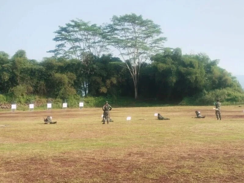 Anggota Koramil 2212/Tegalbuleud Laksanakan Latbakjatri di Lapangan Yonarmed 13 Sukabumi