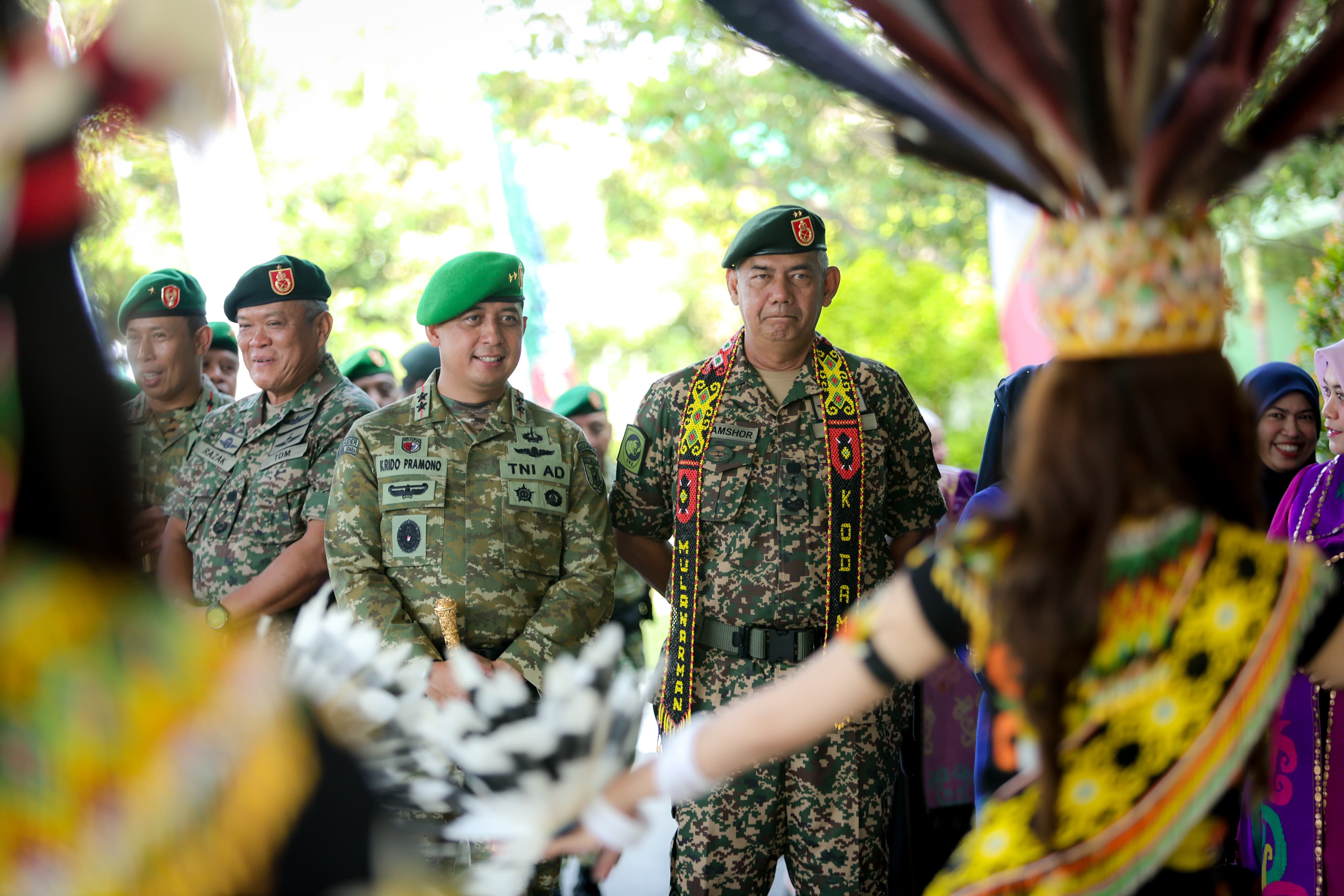 Perkuat Kerja Sama Militer Serumpun, Kodam VI/Mlw Sambut Kunjungan Panglima 5 Divisyen Tentera Darat Malaysia