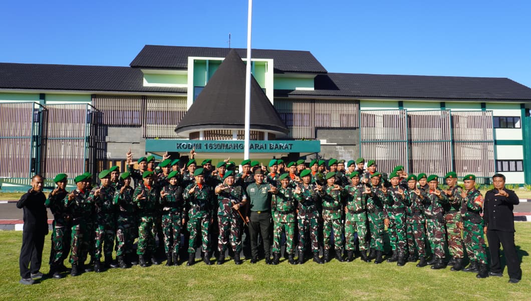 Kodim 1630/Manggarai Barat Gelar Upacara Bendera dan Lepas Personel Pindah Satuan dengan Penuh Kebanggaan