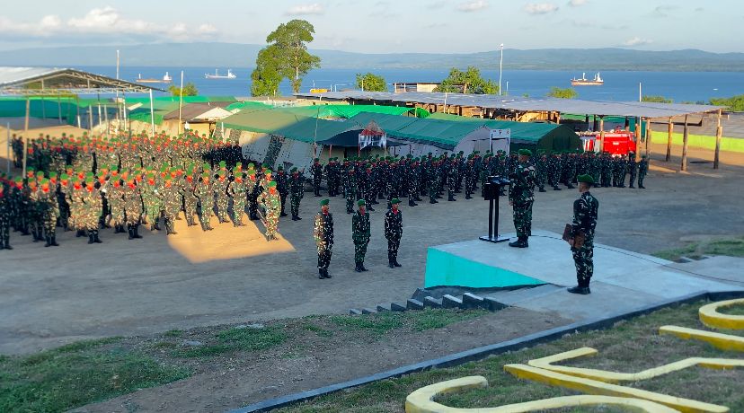 Upacara Bendera Mingguan, Yonif TP 875/SYP Perkuat Semangat Pengabdian Prajurit