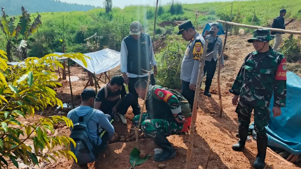 Tambang Emas Ilegal di Nagawarna Lengkong, Petugas Temukan 40 Lubang Galian Berbahaya