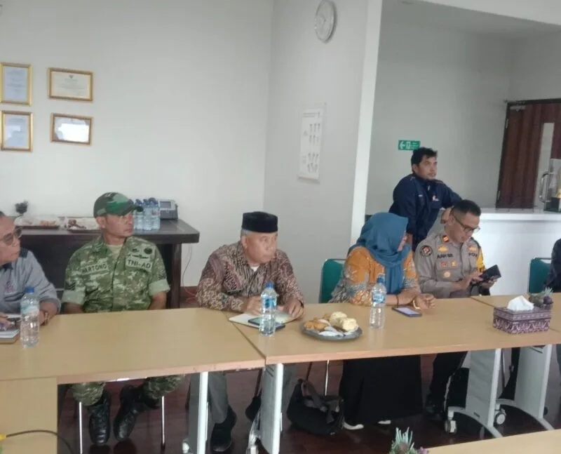 Babinsa Koramil 2205/Kalapanunggal Hadiri Rapat PHBN Di Kecamatan Kalapanunggal