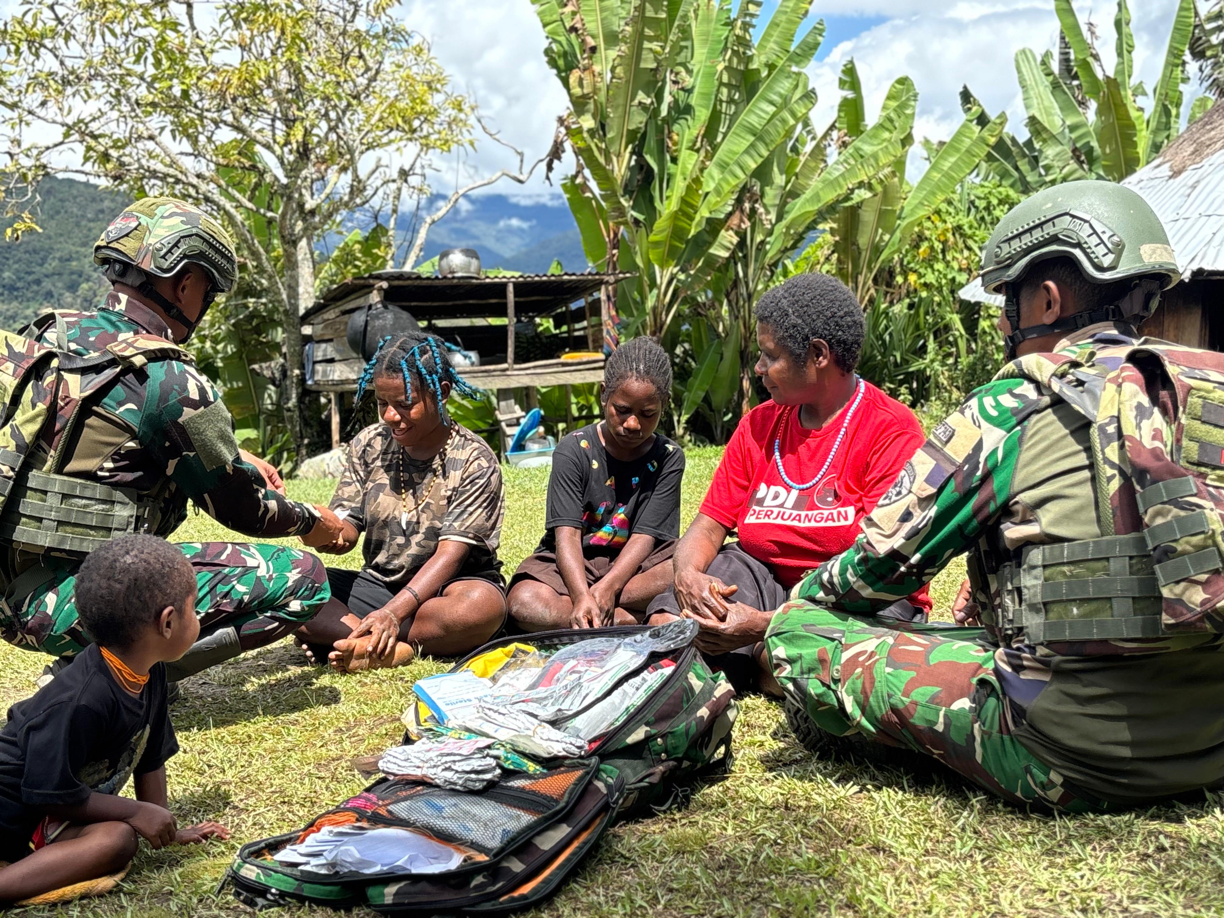 Tembus Medan Berat Papua, Satgas Yonif 743/PSY Hadirkan Pelayanan Kesehatan Gratis untuk Warga Talilime