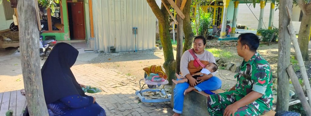 Koptu Datim Matules Pererat Silaturahmi Melalui Komsos Bersama Warga Desa Rawadalem
