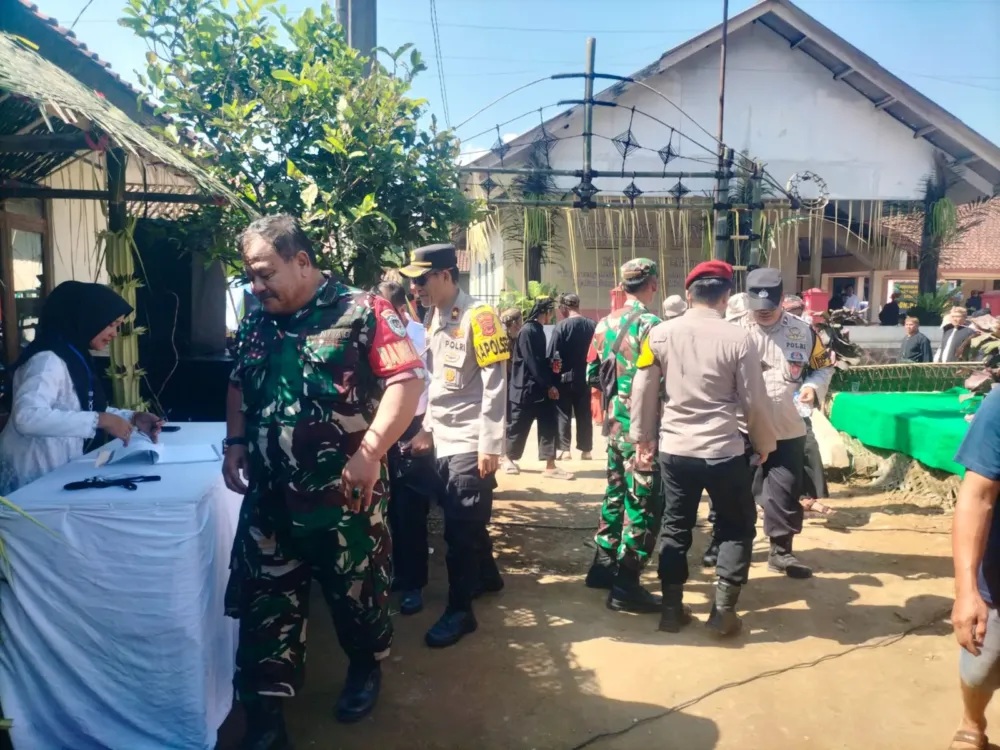 Babinsa Koramil 0513/Jalancagak Subang Hadiri Ruwatan Bumi di Desa Sanca Ciater