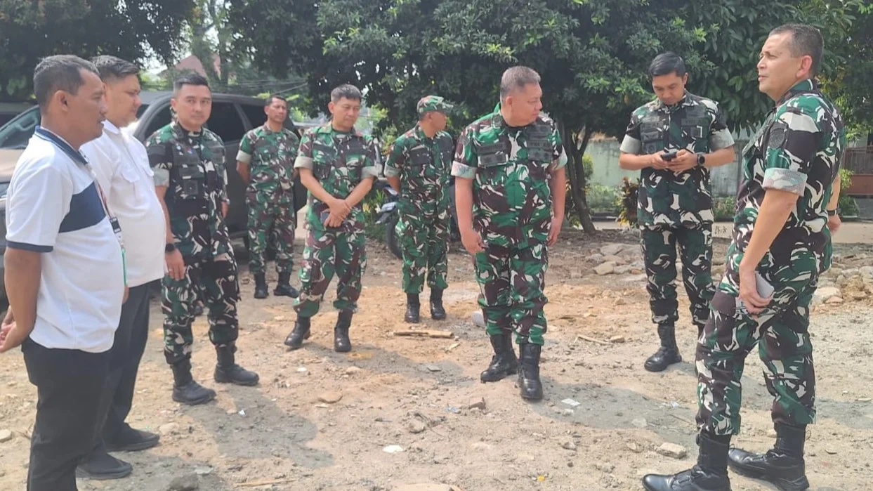 Babinsa Koramil 06-05/Bogor Utara Kodim 0606/Kota Bogor Dampingi Audit Pembangunan KDKMP dan Pengamanan Kunjungan Menteri PMK