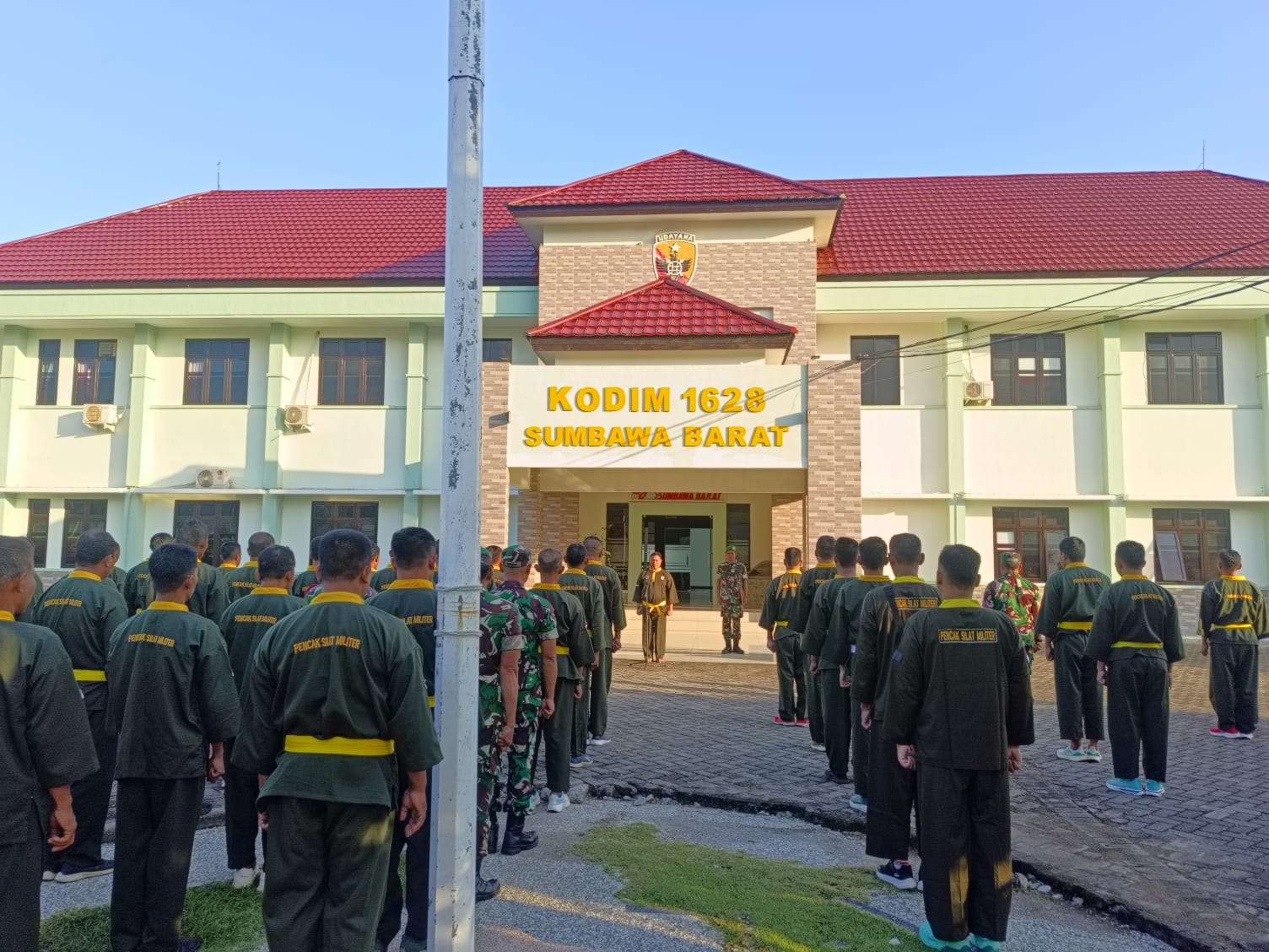 Apel Gabungan Makodim dan Koramil Jajaran Kodim 1628/Sumbawa Barat Perkuat Sinergi dan Loyalitas Prajurit