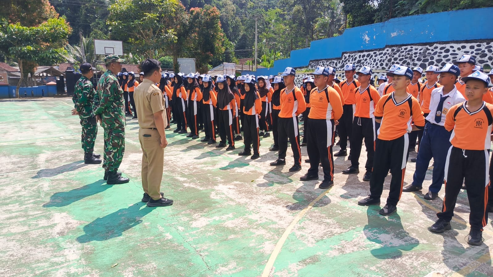 TNI Tanamkan Jiwa Kepemimpinan dan Karakter, 215 Siswa SMPN 29 Purworejo Ikuti LDK