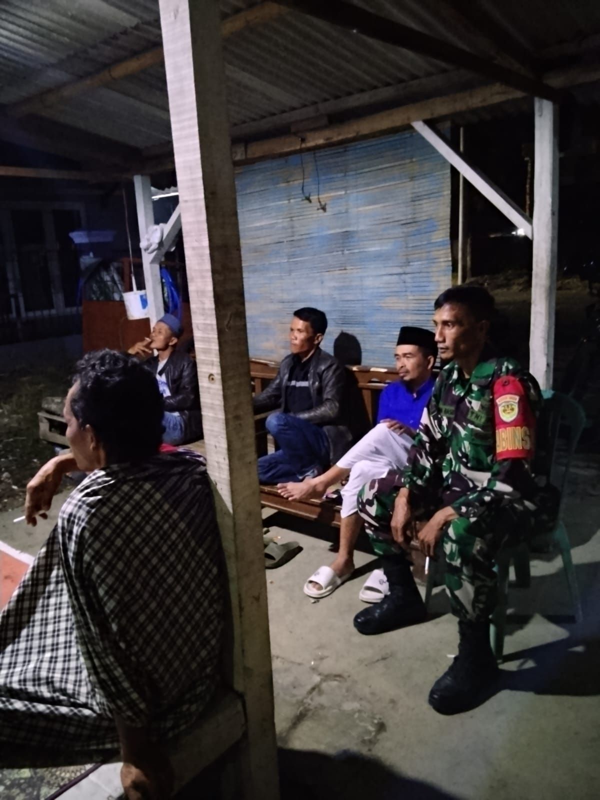 Babinsa Desa Margahayu Tengah Melaksanakan Nobar Piala Dunia Bersama Warga Binaan