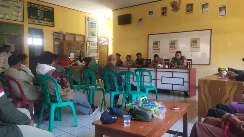 Babinsa Koramil 2213/Jampangkulon Hadiri Rapat LKD Di Desa Bojongsari