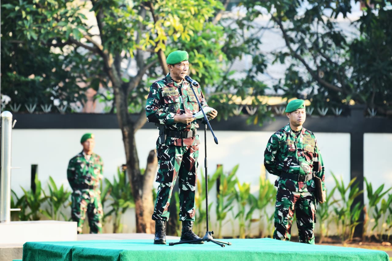 Pusterad Gelar Upacara Bendera 17-an, Tekankan Bijak Bermedia Sosial dan Tingkatkan Profesionalisme