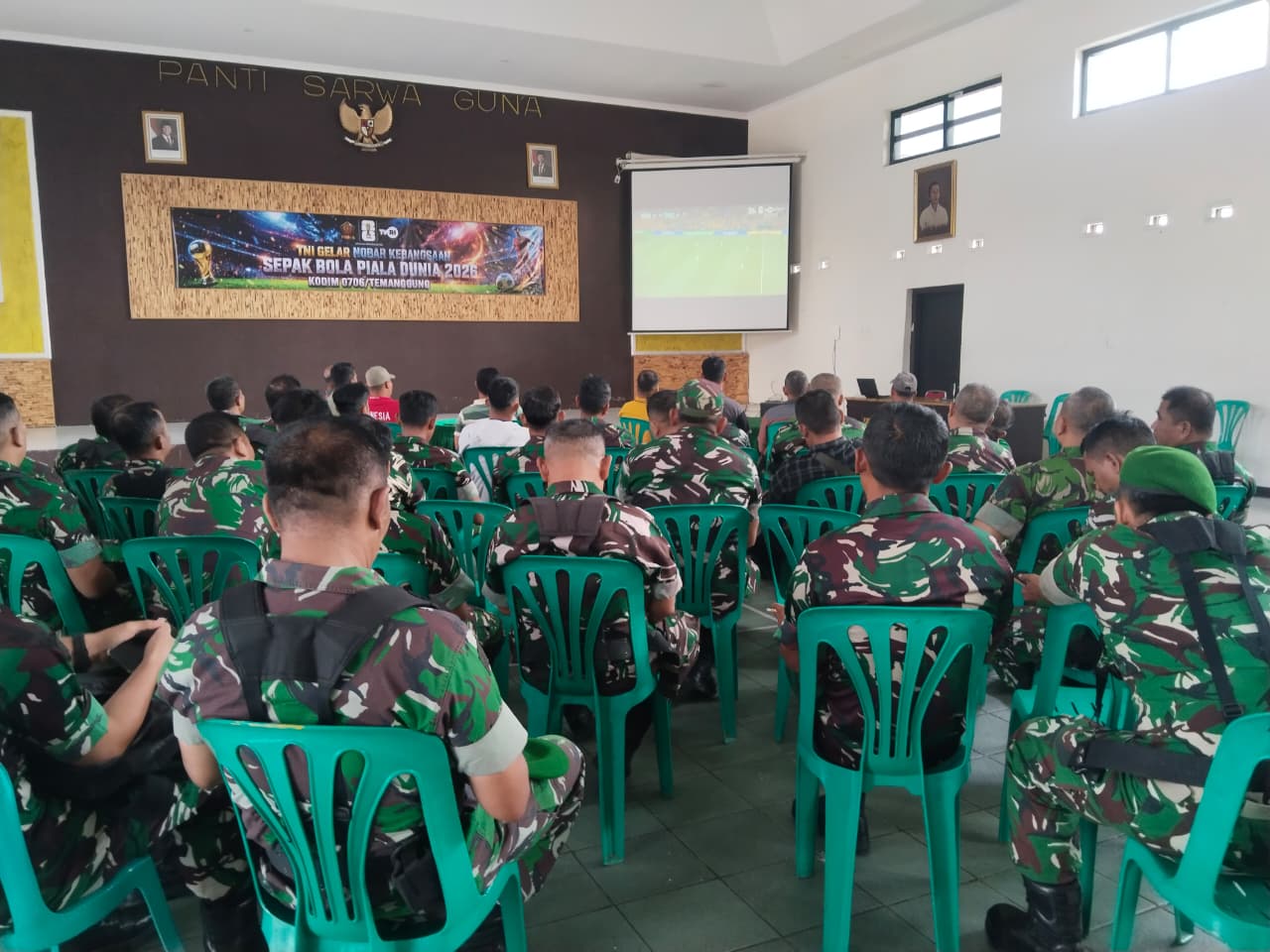 Nobar Piala Dunia 2026 di Temanggung: Kolombia Menang Tipis, Semangat Kebersamaan Berkobar