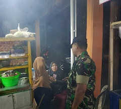 Anggota Koramil 0607-06/Gunungpuyuh Patroli Malam dan Komsos, Ajak Warga Tingkatkan Kepedulian Terhadap Keamanan Lingkungan