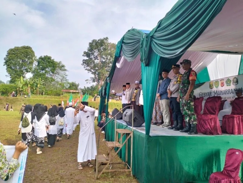 Babinsa Koramil 2206/Parakansalak Hadiri Gebyar 1 Muharam 1448 H Di Desa Parakansalak