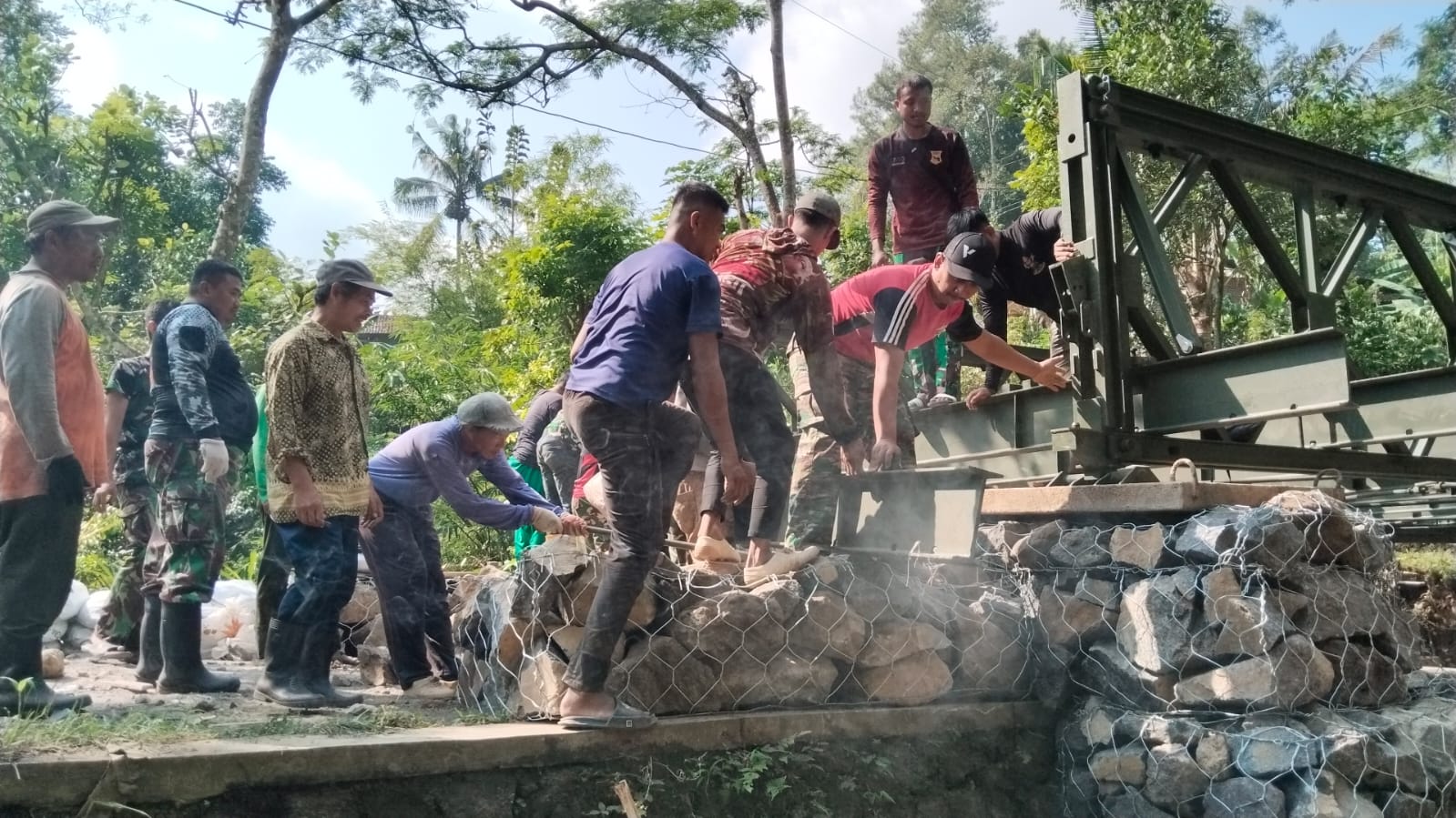 Jembatan Bailey Pulihkan Akses Warga Dusun Banjaran