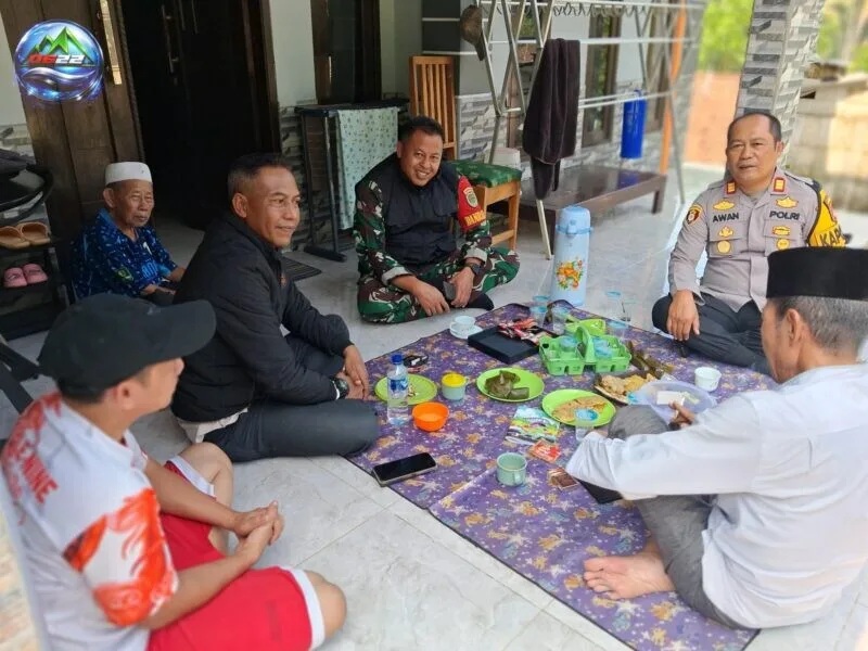 Danramil 2209/Lengkong Perkuat Sinergi dengan Tokoh Masyarakat Melalui Komsos
