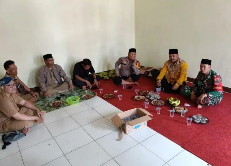 Babinsa Koramil 2211/Sagaranten Hadiri Kegiatan Penggajian Di Desa Cibarebeg