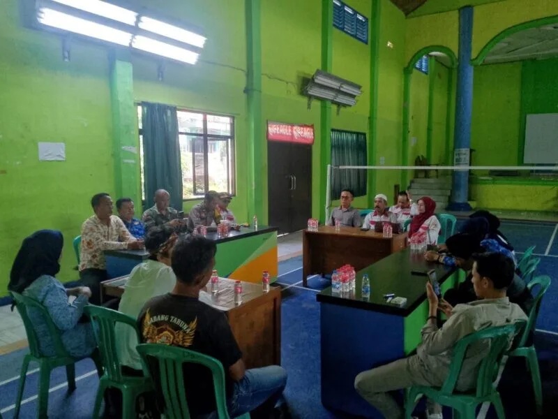 Babinsa Koramil 2202/Palabuhanratu Hadiri Pembentukan Panitia Penyambutan PHBI Di Desa Loji