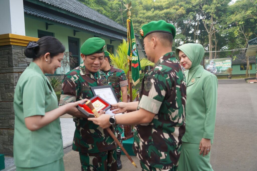 Danrem/ 062/TN Pimpin Acara Penyerahan Tugas Dan Tanggung Jawab Jabatan Kasiintel Kasrem Korem 062/TN Serta Tradisi Satuan