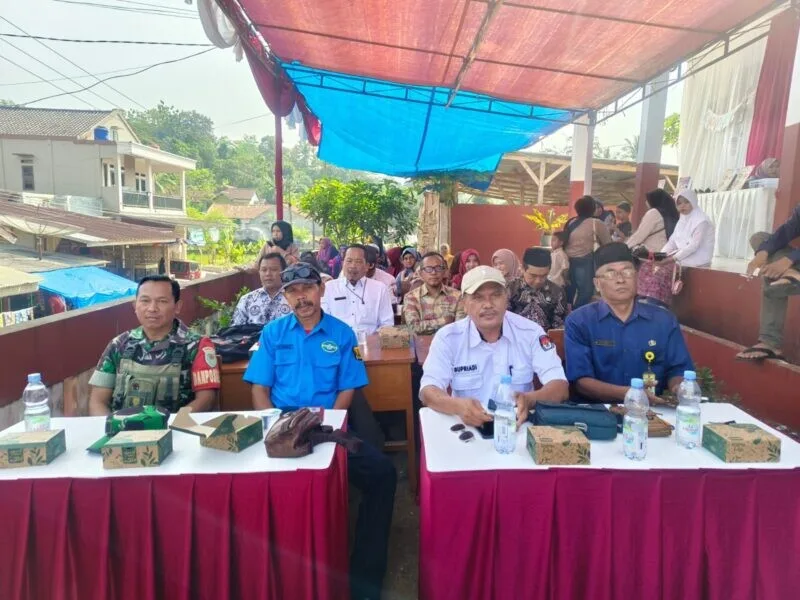 Babinsa Cidolog Hadiri Kegiatan Kenaikan Kelas dan Perpisahan Siswa SDN 1 Cidolog